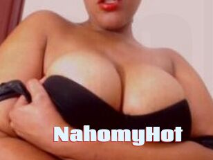 NahomyHot